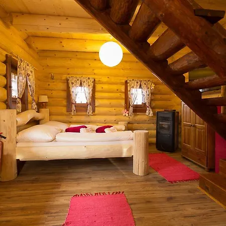 Koliba Pacho - Zrub Jolanka Appartamento Prievidza